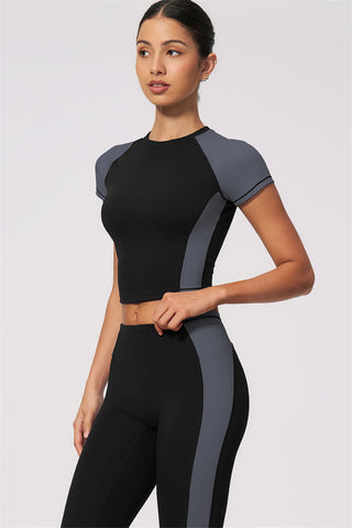 The Sandstone T-shirt Capri Leggings 2-Piece Set