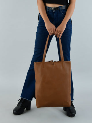 Café Chic Women's Leather Tote Bag - Glamourous Grace