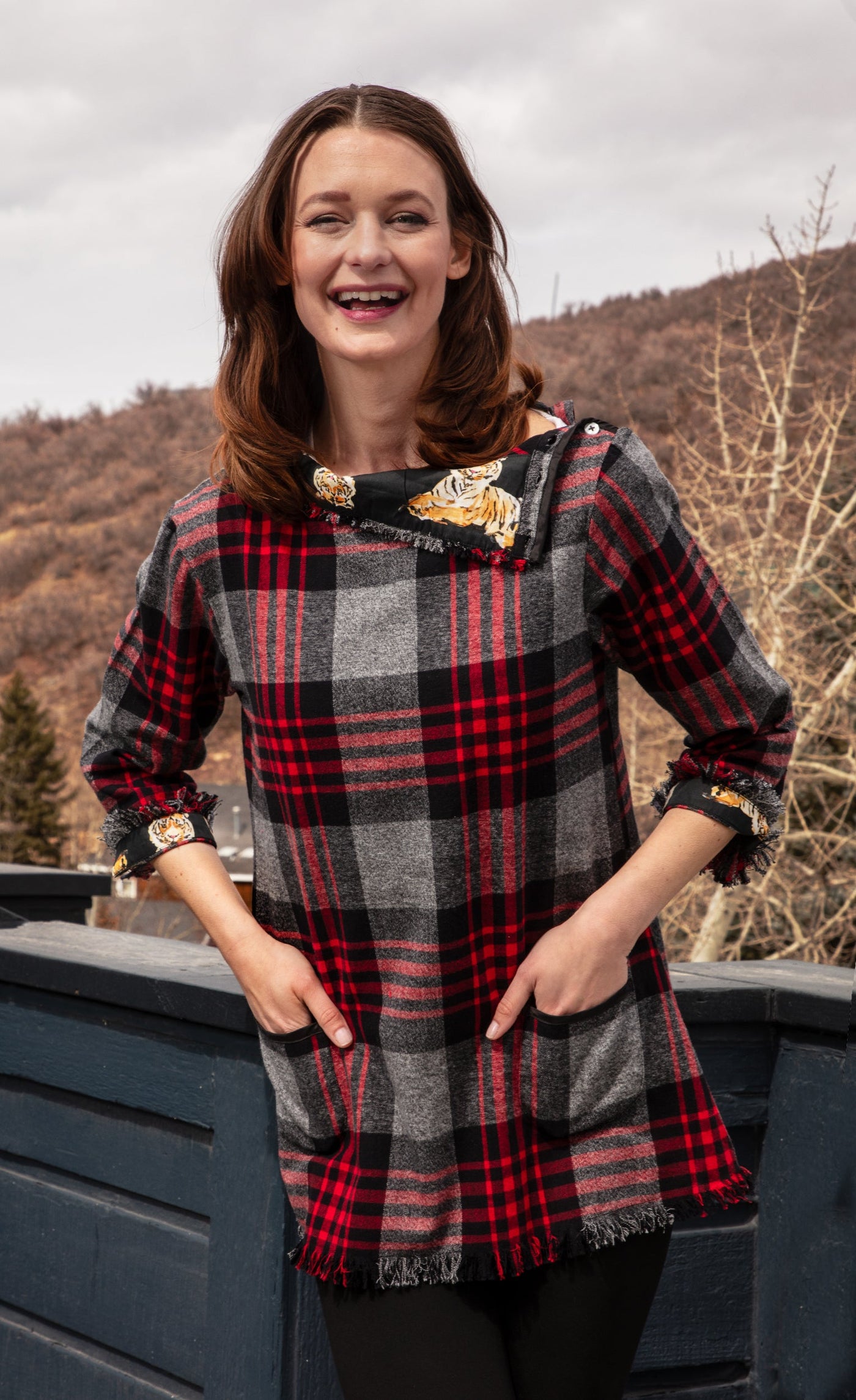 Aspen Flannel Tunic Red Black Yarndyed Plaid - Glamourous Grace