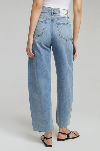 Moon Curve Raw Hem Crop Jeans HJ129 - Glamourous Grace
