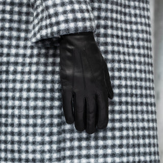 Francesca (black) - Italian lambskin leather gloves with brown rabbit fur lining - Glamourous Grace