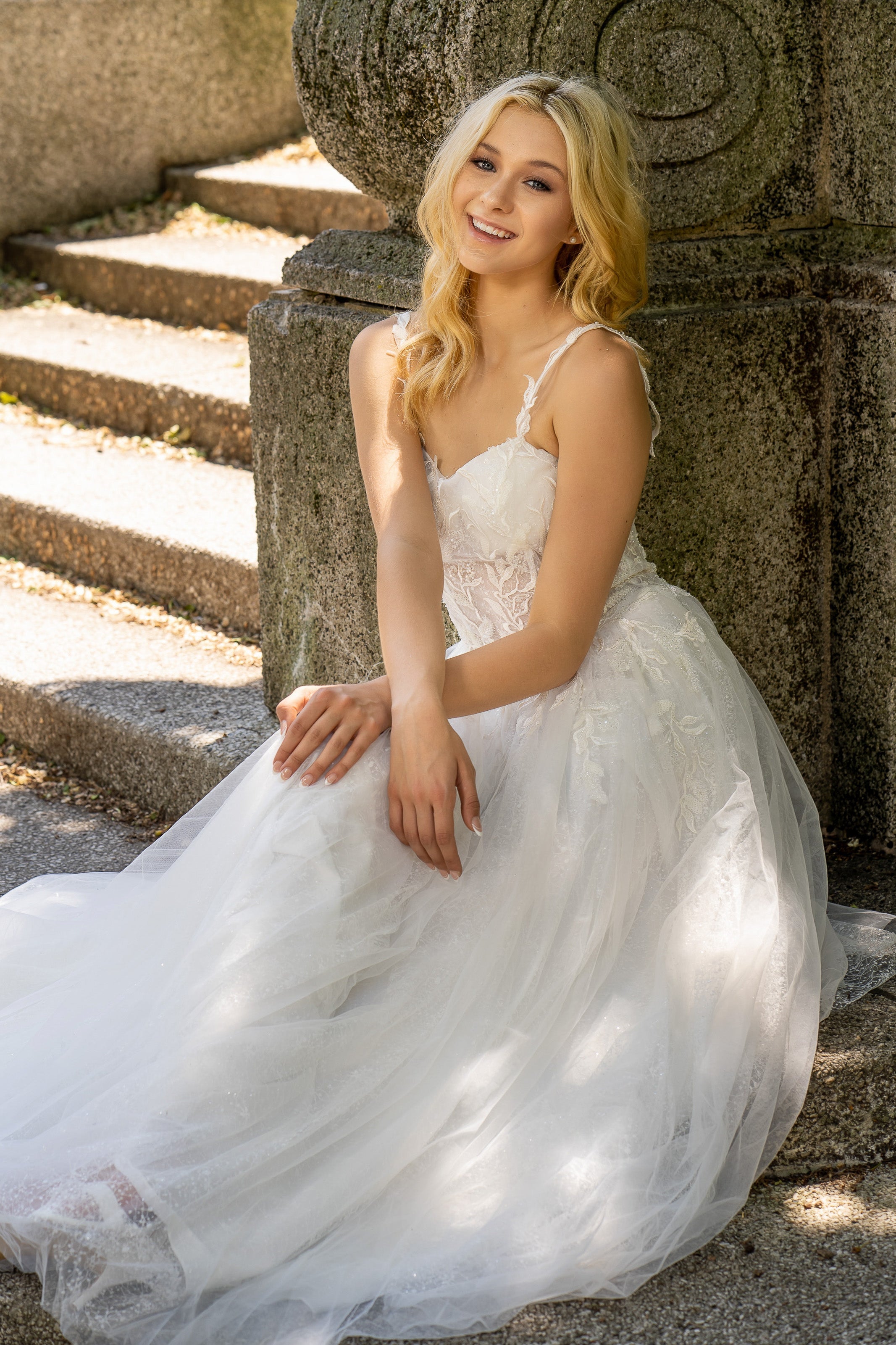 Luna Lace Gown - Glamourous Grace