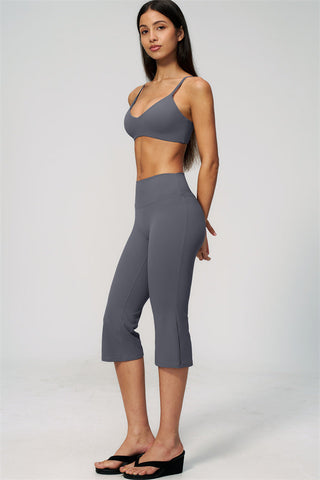The Zura Sports Bra Capri Leggings 2-Piece Set