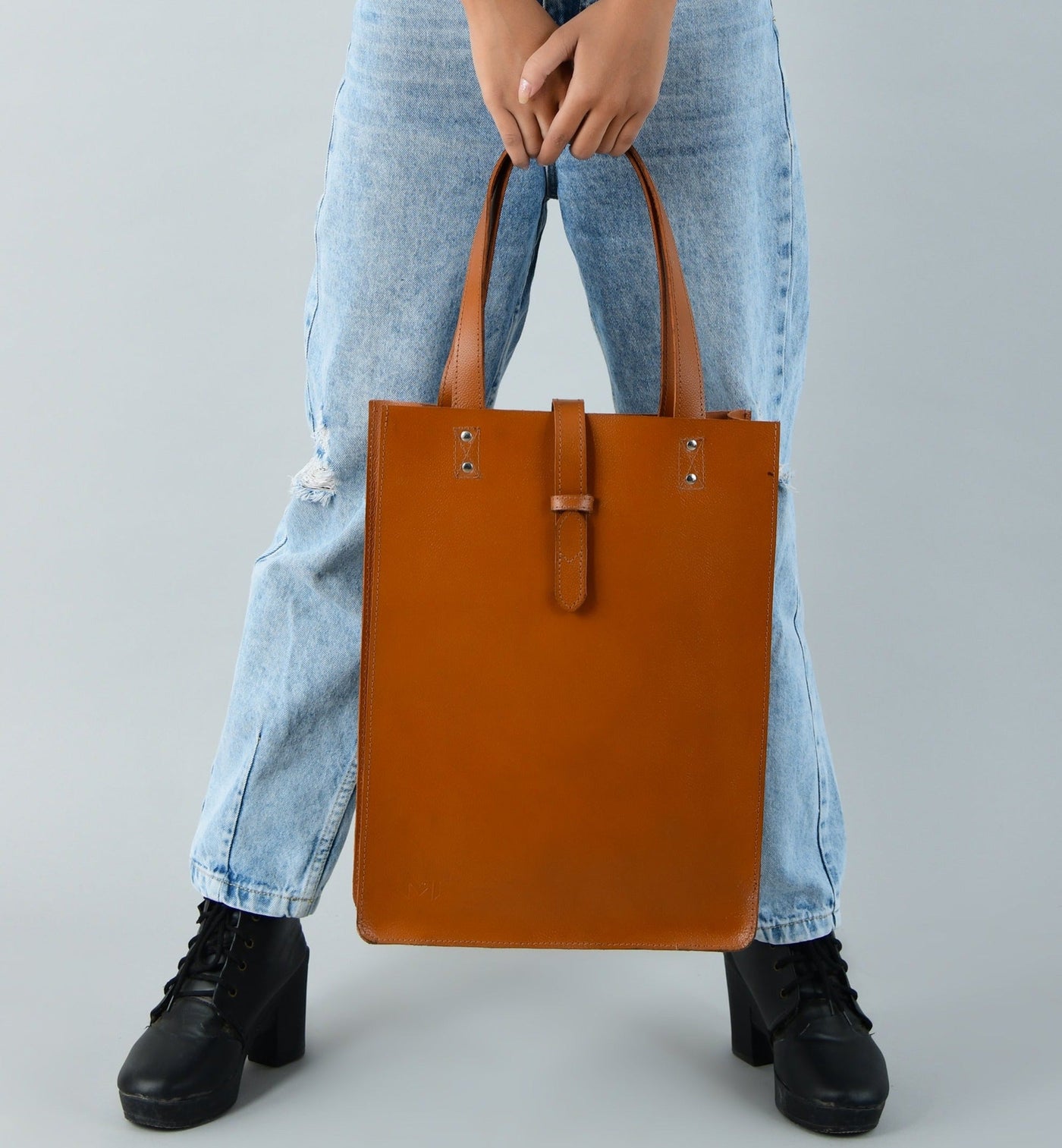 Chestnut Elegance Leather Tote - Glamourous Grace