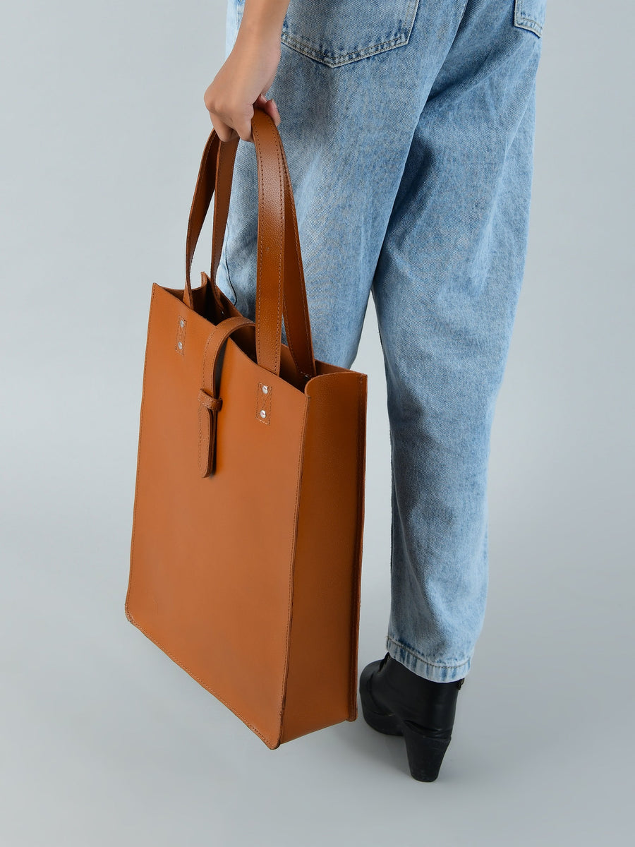 Chestnut Elegance Leather Tote - Glamourous Grace