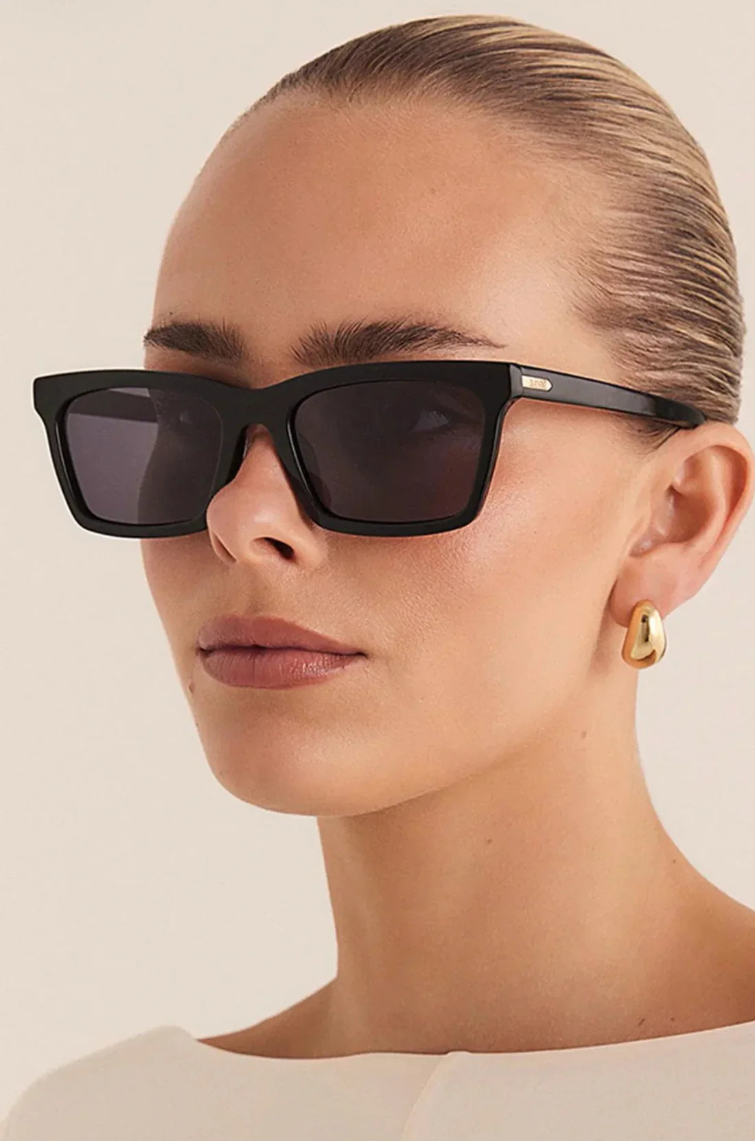 The Leomie Black Sunglasses