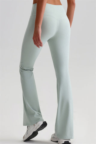 The Brave Sports Bra Flared Leggings 2-Piece Set