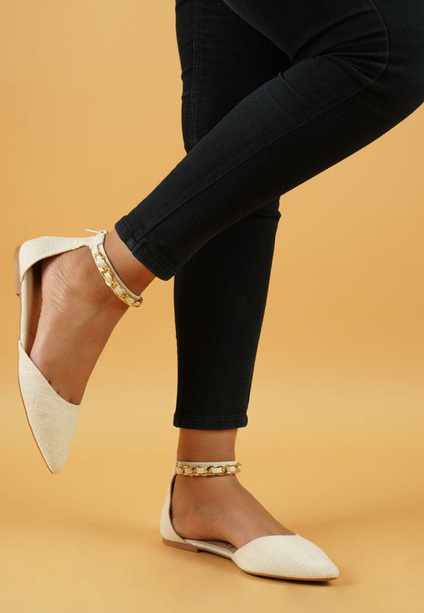 Buqisi Chain Embellished Flat Sandals - Glamourous Grace