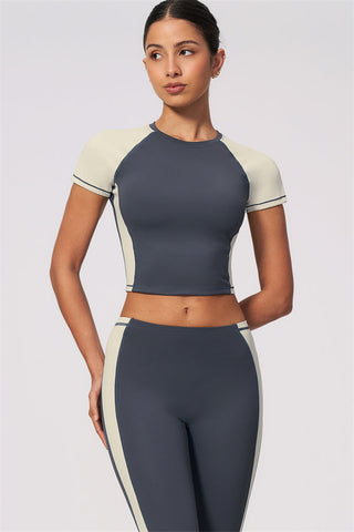 The Sandstone T-shirt Capri Leggings 2-Piece Set