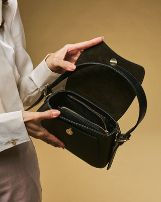 Ottavia (black) - Italian calf leather women's crossbody bag (with shoulder strap) - Glamourous Grace