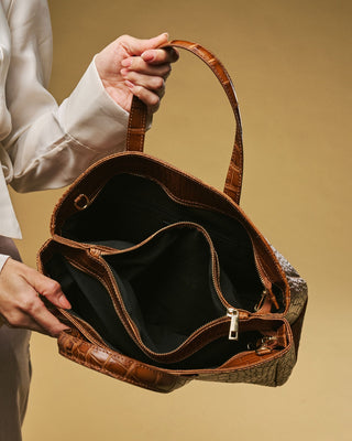 Valentina (cognac) - Italian calf leather women's handbag (with shoulder strap) - Glamourous Grace