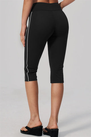 The Breathe Sports Bra Capri Leggings 2-Piece Set