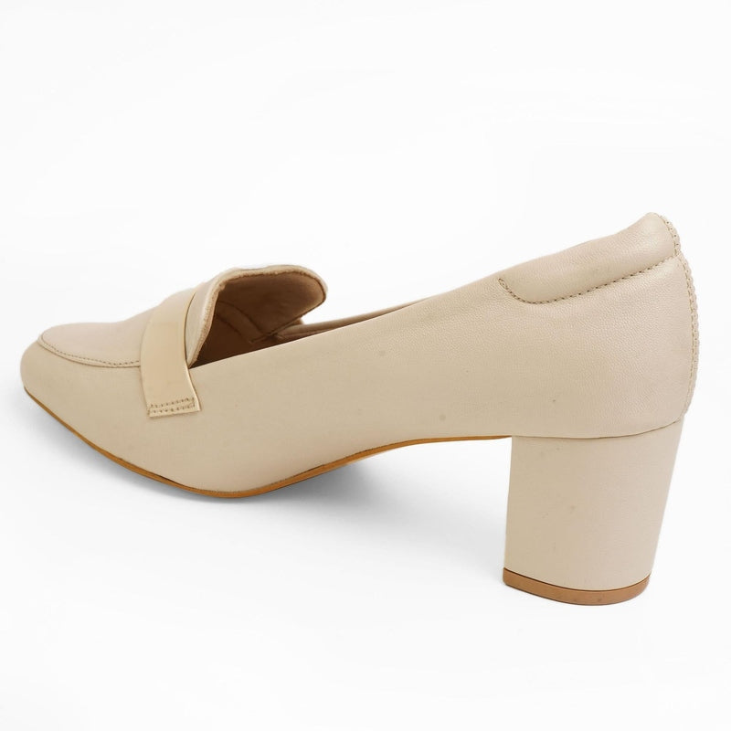 Virelia- Beige Pumps - Glamourous Grace