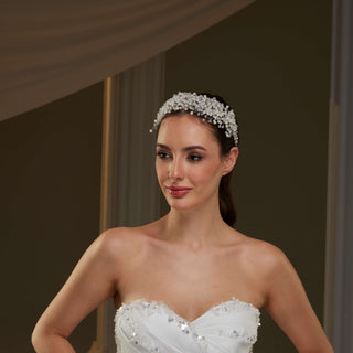 Elegant Bridal Hair Jewelry with Pearls - Glamourous Grace