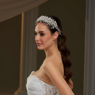 Elegant Bridal Hair Jewelry with Pearls - Glamourous Grace