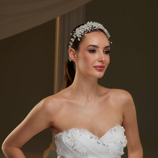 Elegant Bridal Hair Jewelry with Pearls - Glamourous Grace