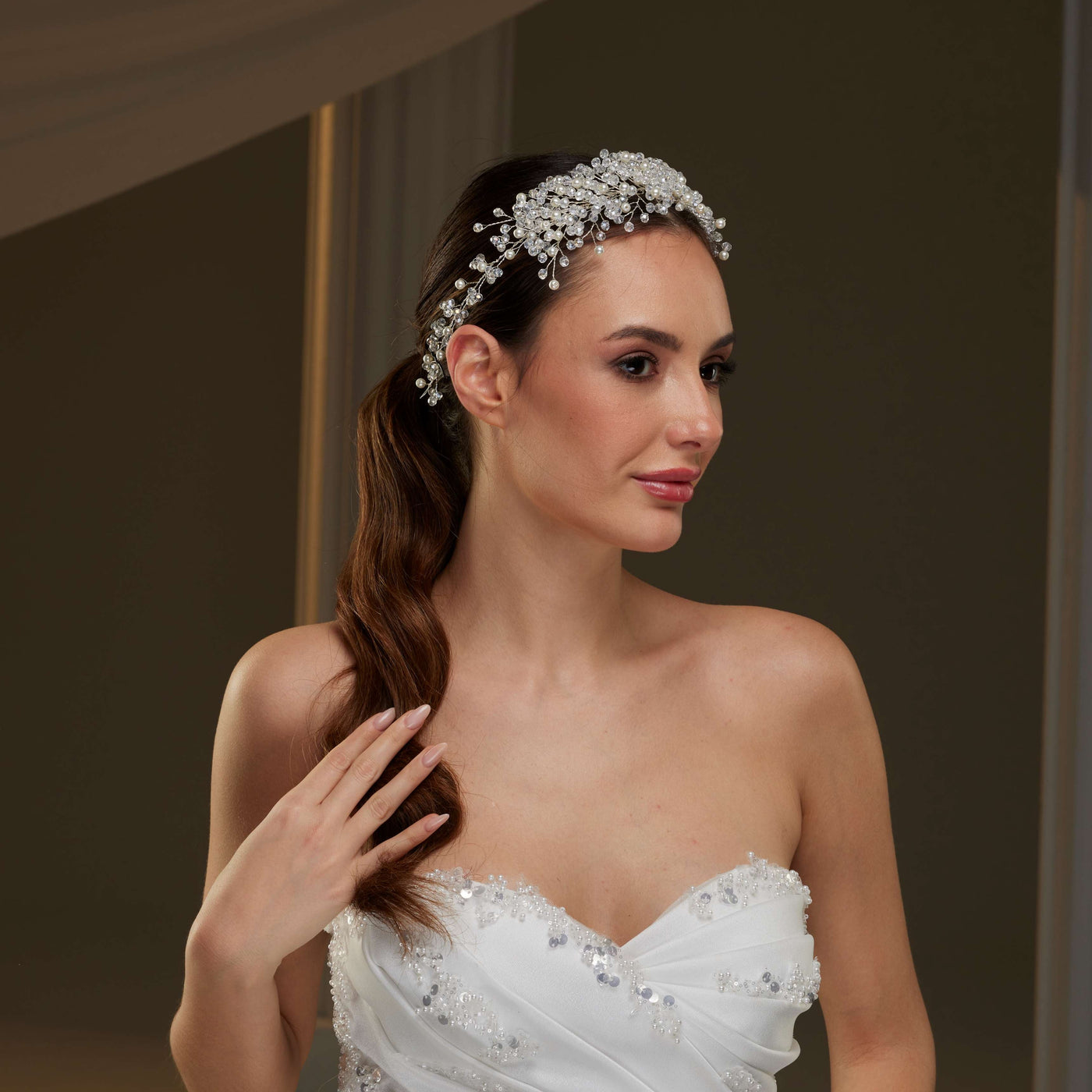 Elegant Bridal Hair Jewelry with Pearls - Glamourous Grace