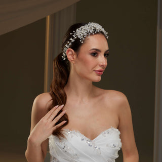 Elegant Bridal Hair Jewelry with Pearls