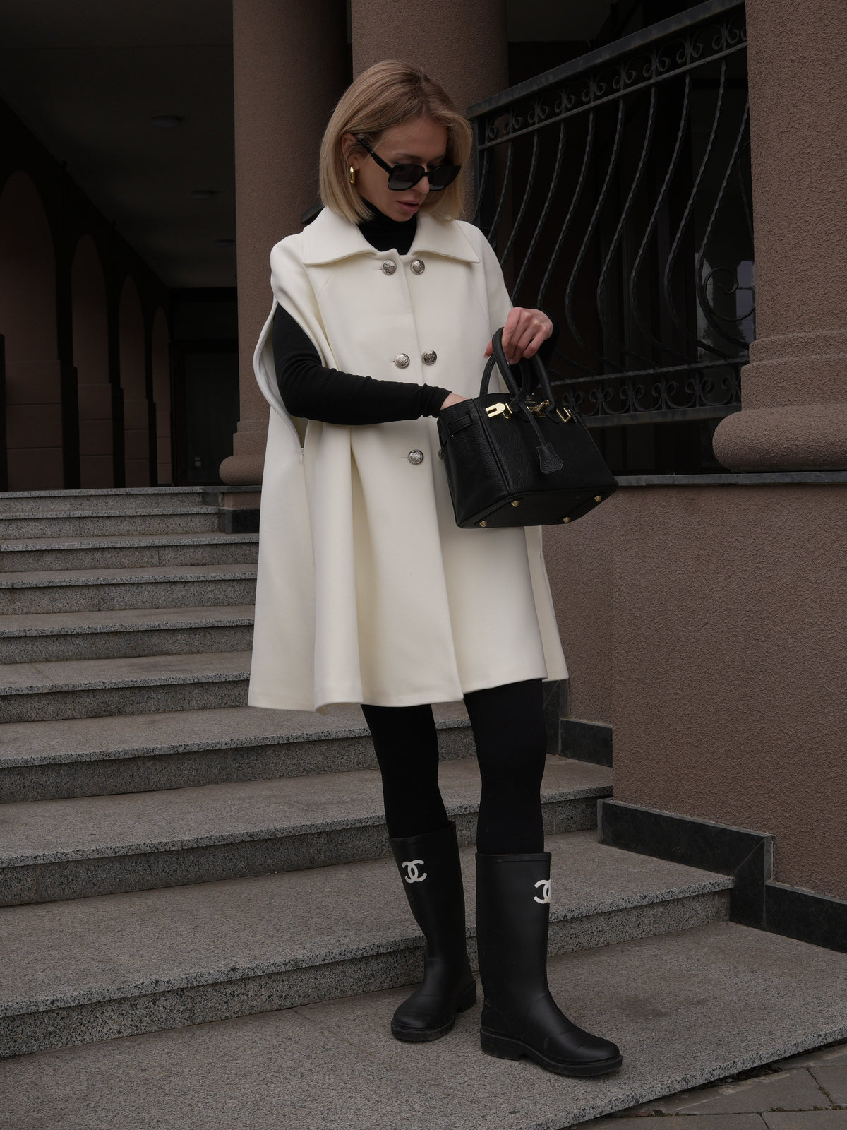 Paris Cashmere Bland Cape in Ivory