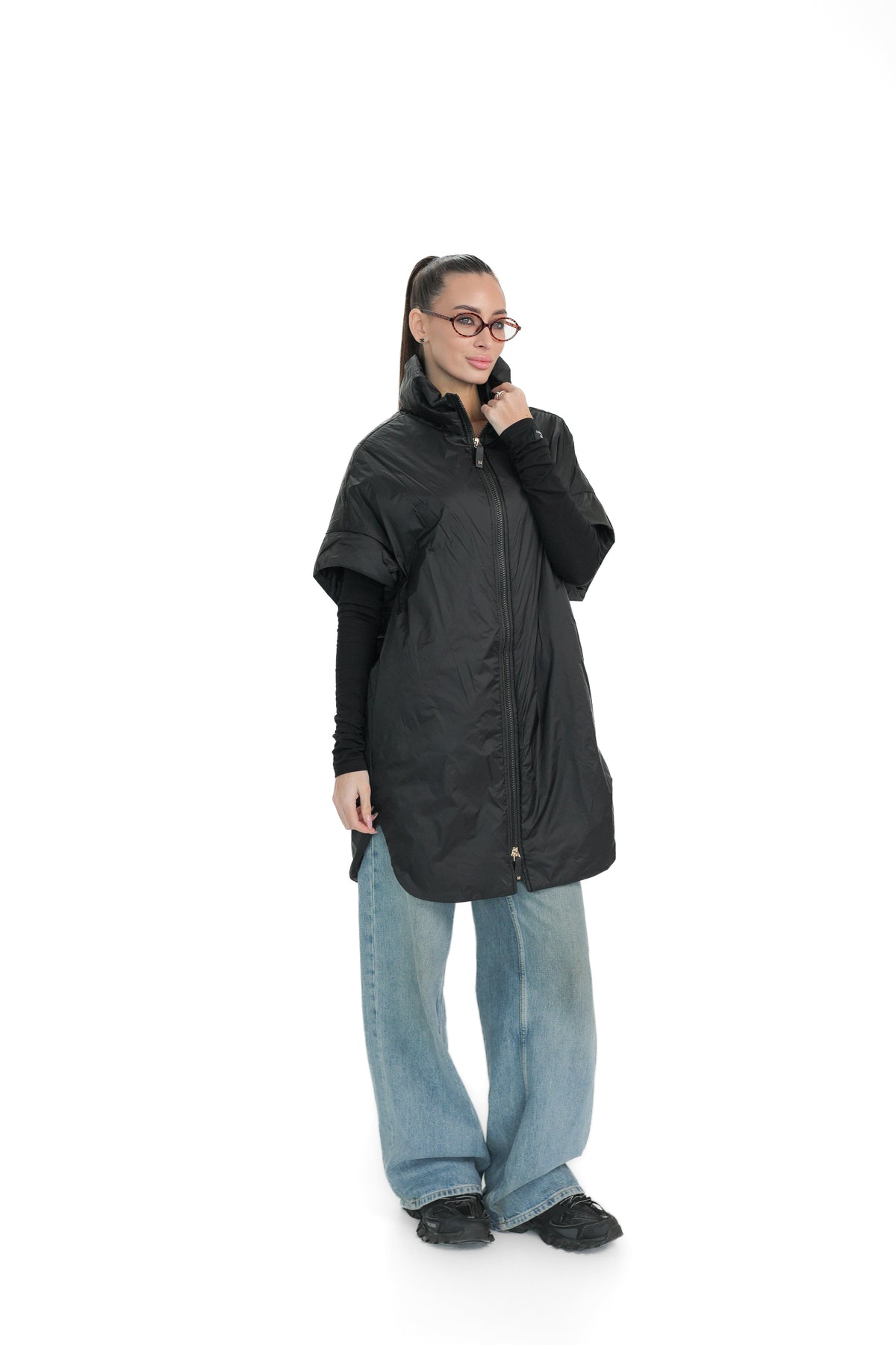 Emery Relaxed Fit Vest in Black
