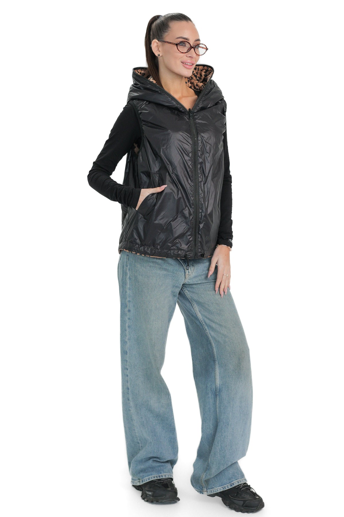 Reversible Light Insulated Vest Black | Leo