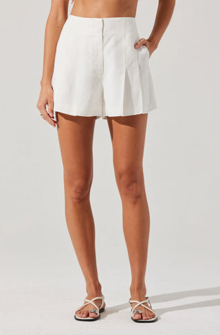 Artice Shorts | White
