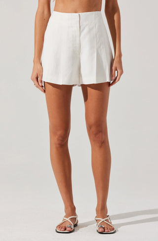 Artice Shorts | White