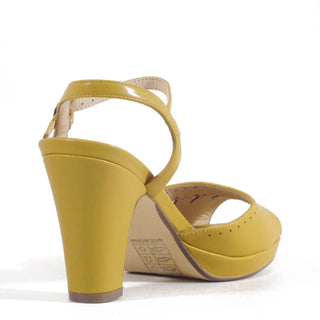 Aria Retro Heels - Glamourous Grace