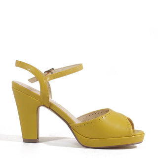 Aria Retro Heels - Glamourous Grace
