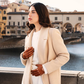Alessa (cognac) - Classic Italian lambskin leather driving gloves - Glamourous Grace