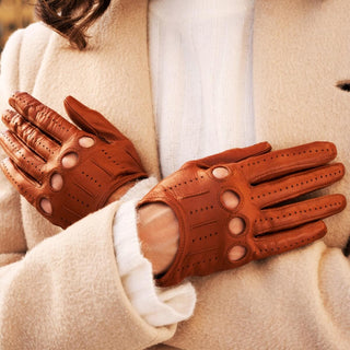 Alessa (cognac) - Classic Italian lambskin leather driving gloves - Glamourous Grace