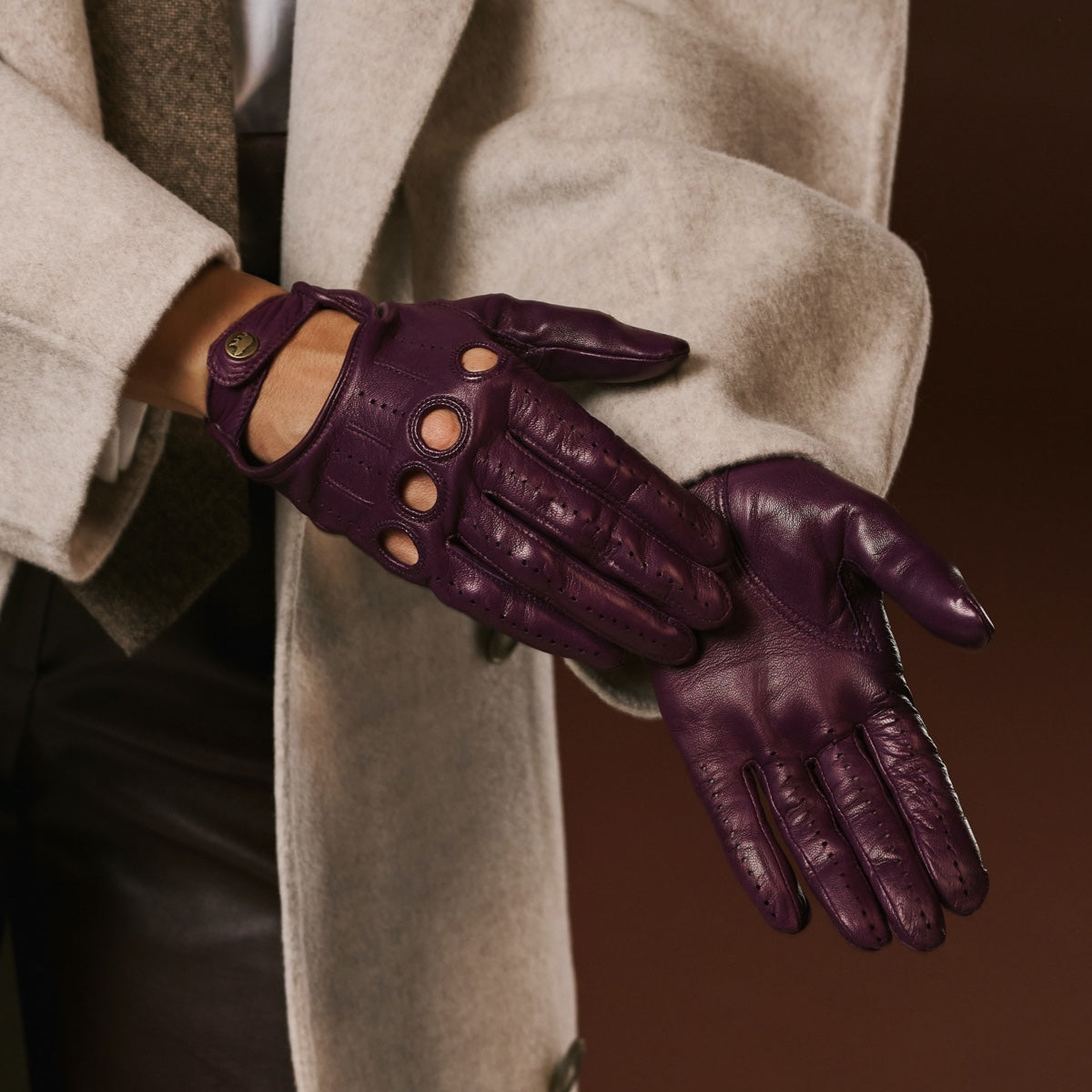 Alessa (berry) - Classic Italian lambskin leather driving gloves - Glamourous Grace