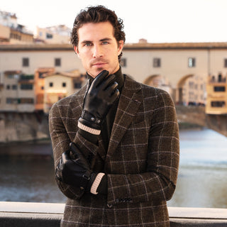 Alonzo (black) - Italian lambskin leather gloves with cashmere lining & touchscreen feature - Glamourous Grace