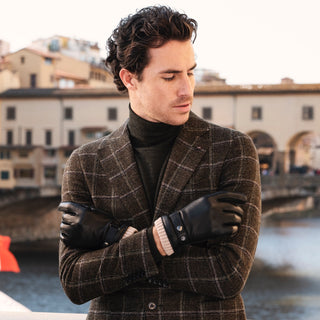 Alonzo (black) - Italian lambskin leather gloves with cashmere lining & touchscreen feature - Glamourous Grace