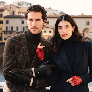 Alonzo (black) - Italian lambskin leather gloves with cashmere lining & touchscreen feature - Glamourous Grace