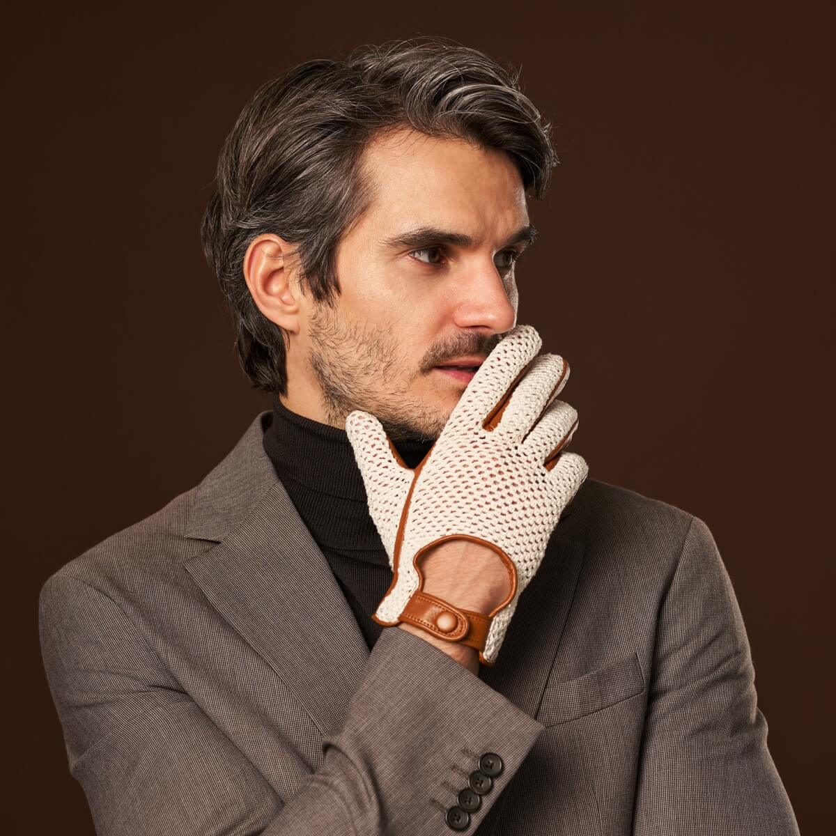 Arturo (cognac) - Hand-sewn Italian crochet driving gloves from lambskin leather - Glamourous Grace