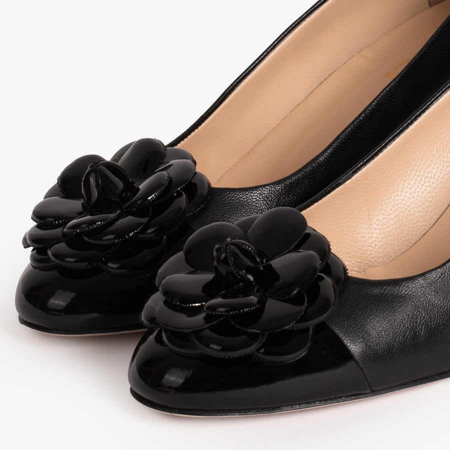 The Diva Black Leather Cap Toe Block Heel Pump Women Shoe - Glamourous Grace