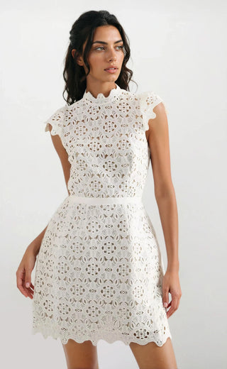 Rowen Hourglass Lace Dress – Orchid White (Final Sale) - Glamourous Grace