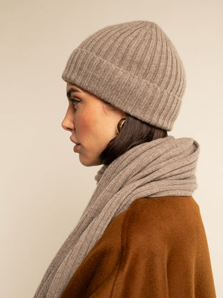 Milano (brown) - Italian 100% cashmere ribbed beanie (unisex) - Glamourous Grace