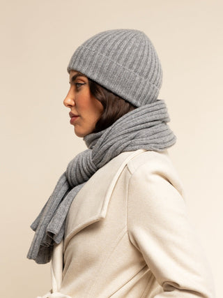 Milano (light grey) - Italian 100% cashmere ribbed beanie (unisex) - Glamourous Grace