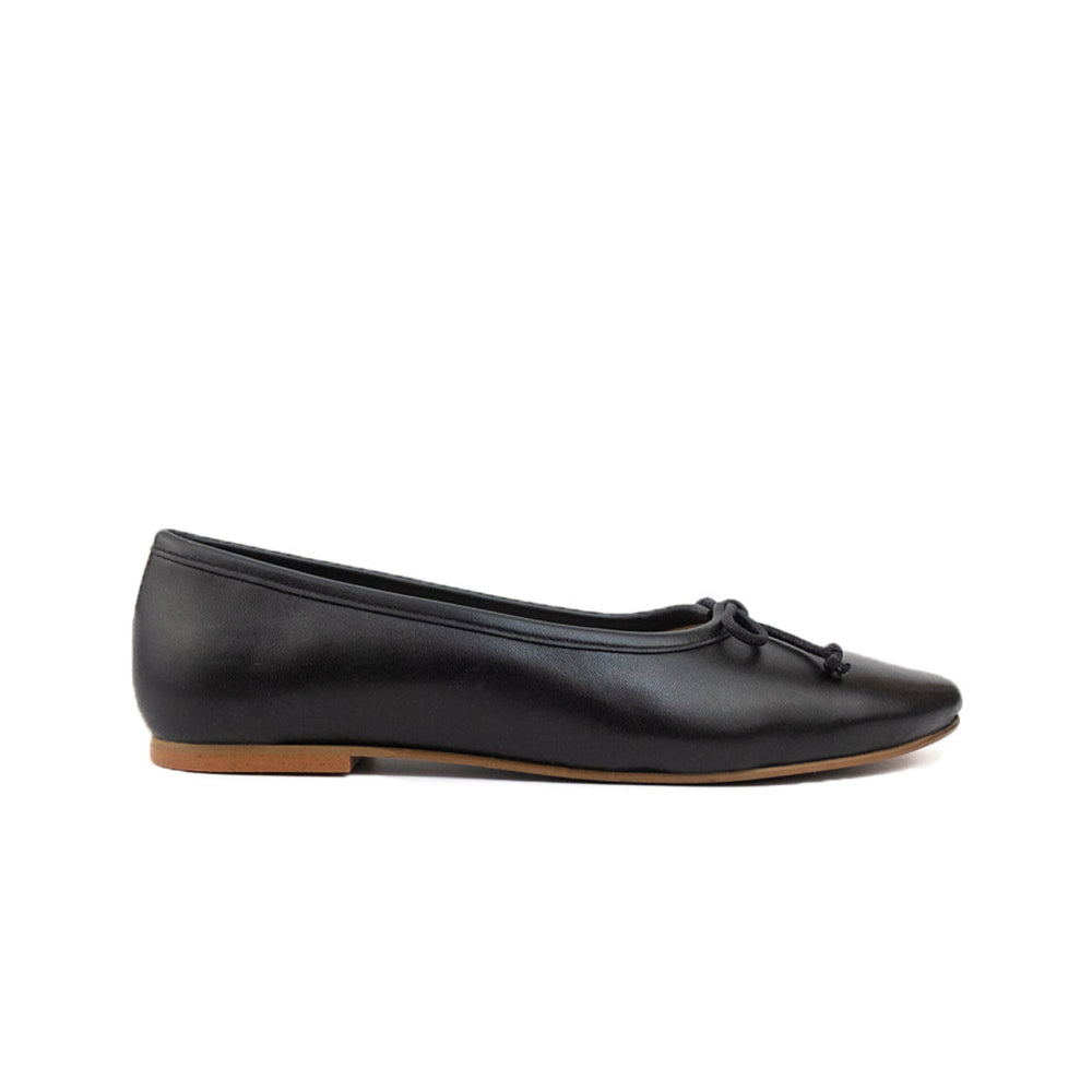 Belle Black Leather - Glamourous Grace