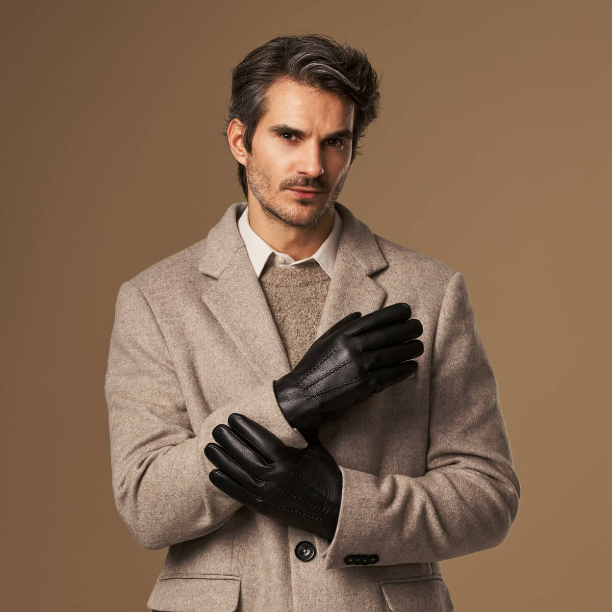 Benjamin (black) – Thick goatskin leather gloves with warm lambswool lining & touchscreen feature - Glamourous Grace