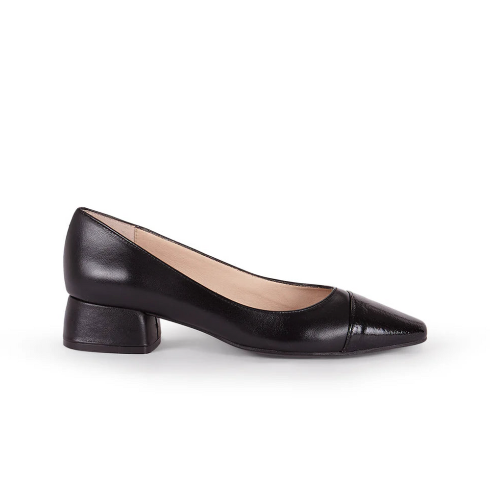 Berta All Black - Glamourous Grace