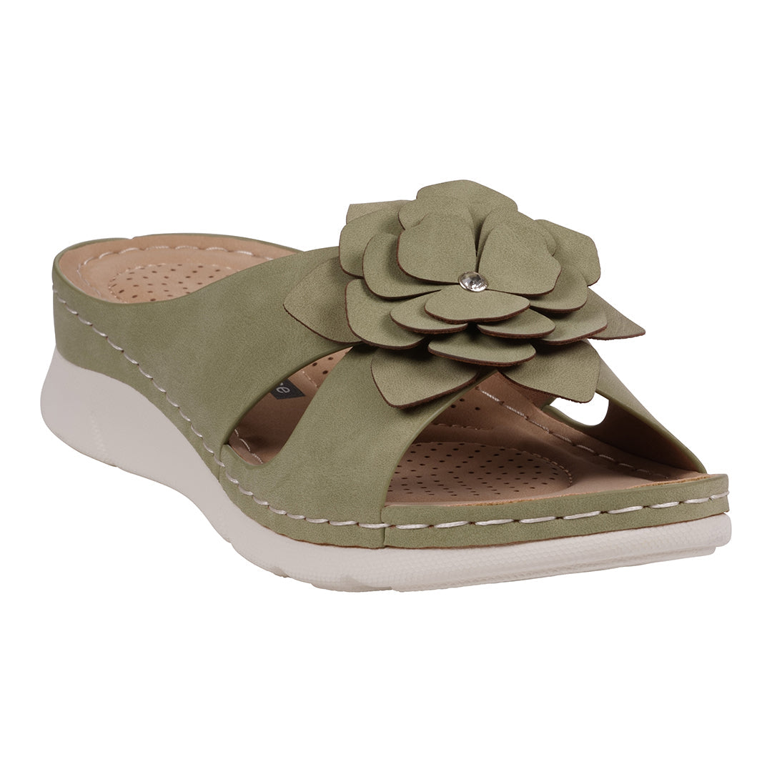 Women's Claire Green Cushioned Footbed Sandals - Glamourous Grace