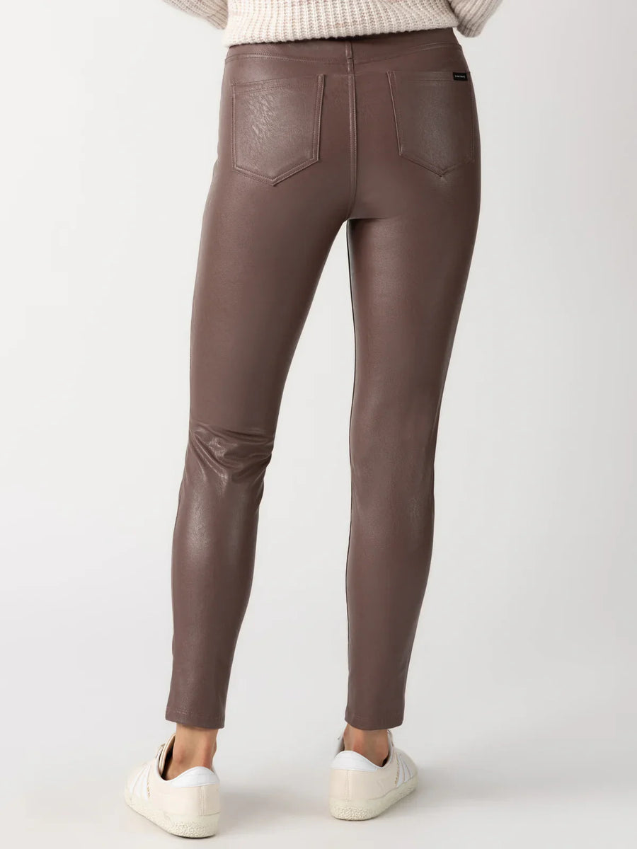 Sanctuary Runway Legging - Glamourous Grace