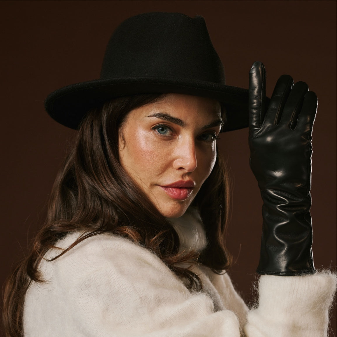 Camilla (black) - Italian long leather winter gloves with luxurious cashmere lining - Glamourous Grace