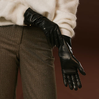 Camilla (black) - Italian long leather winter gloves with luxurious cashmere lining - Glamourous Grace