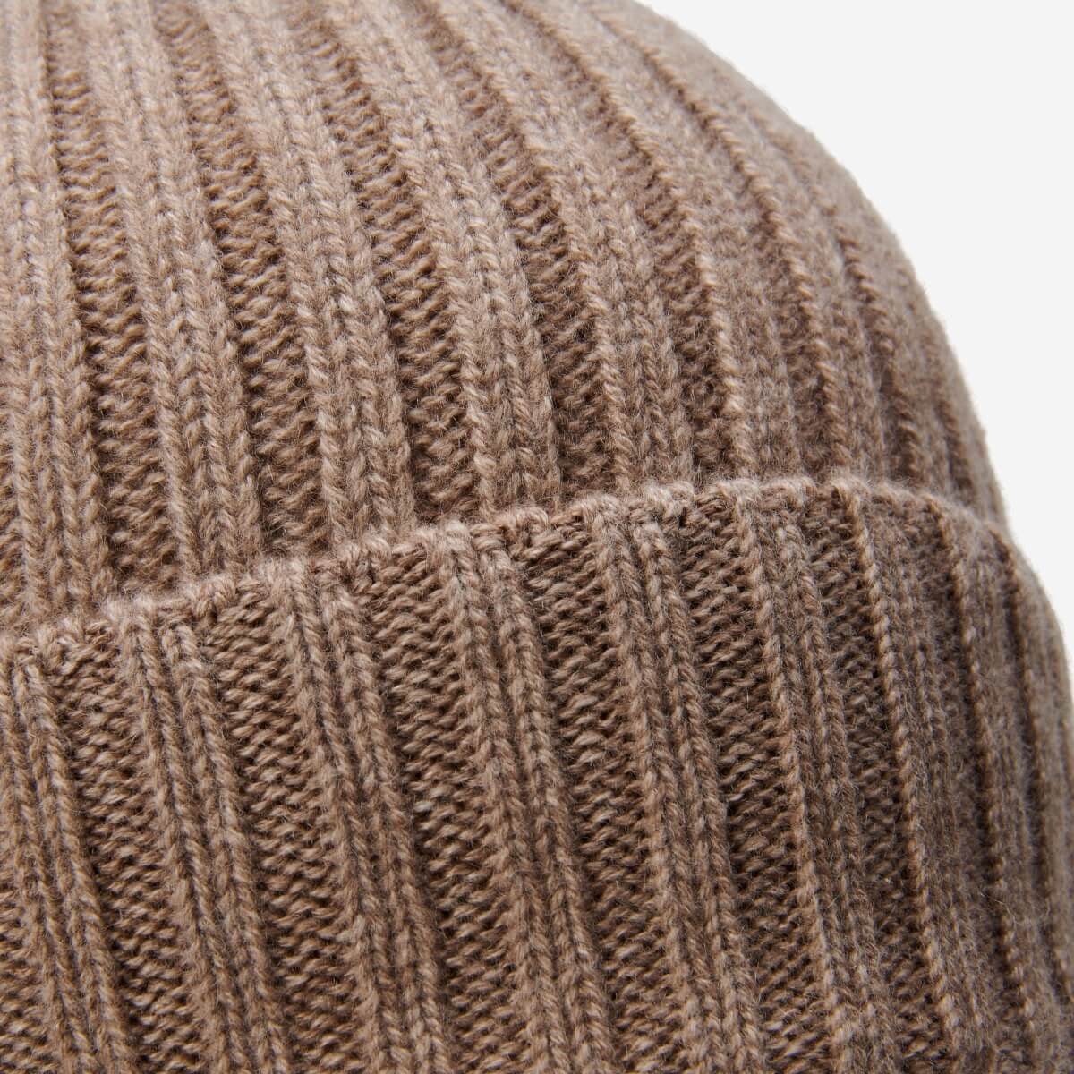 Milano (brown) - Italian 100% cashmere ribbed beanie (unisex) - Glamourous Grace