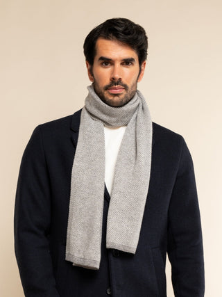 Riccardo (grey & white) - Italian 100% cashmere scarf with pattern - Glamourous Grace