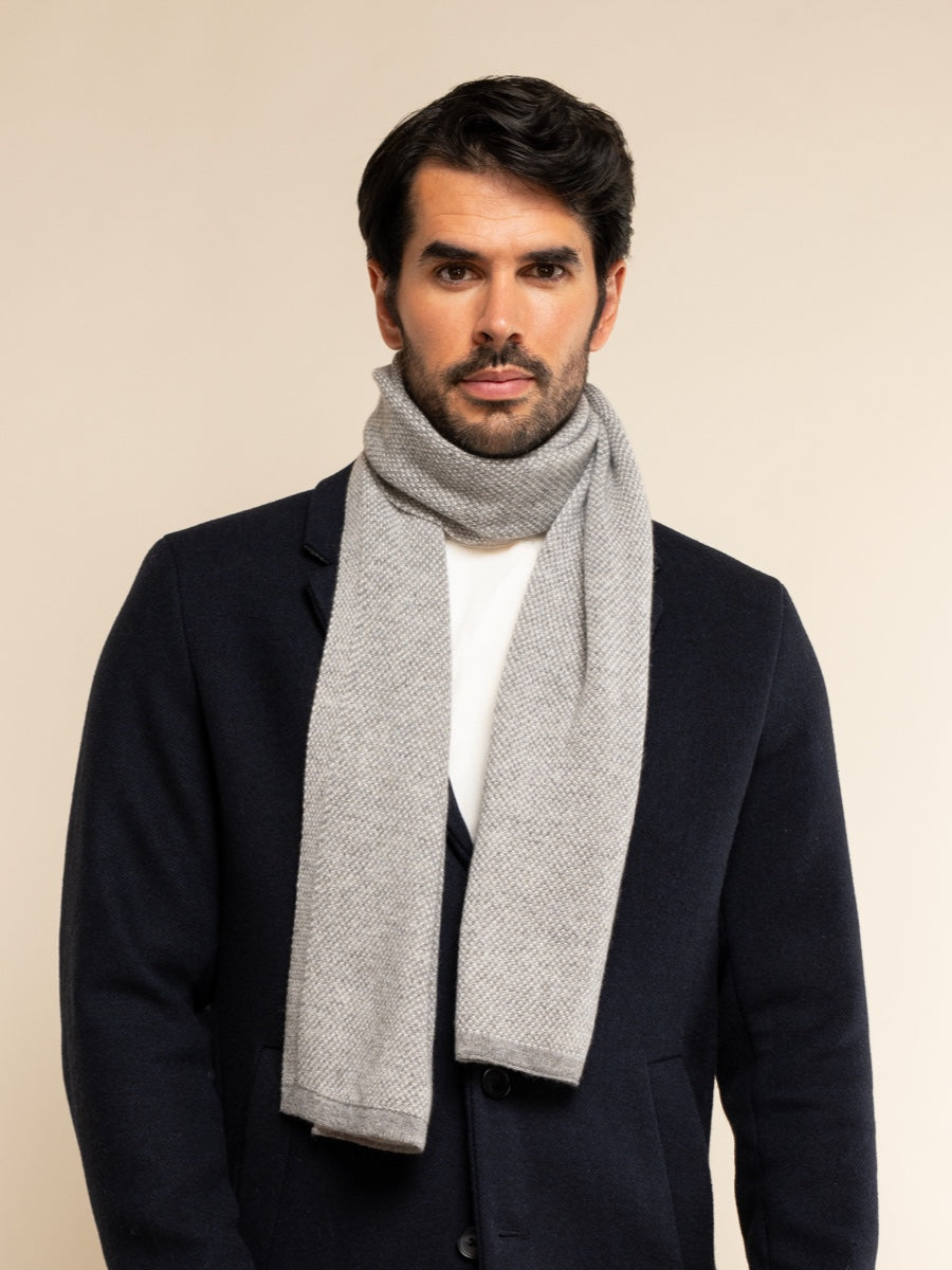 Riccardo (grey & white) - Italian 100% cashmere scarf with pattern - Glamourous Grace